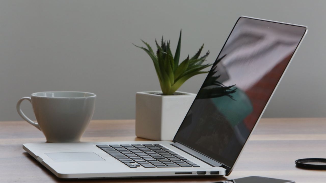 How Long Should a Laptop Battery Actually Last? The Honest Answer