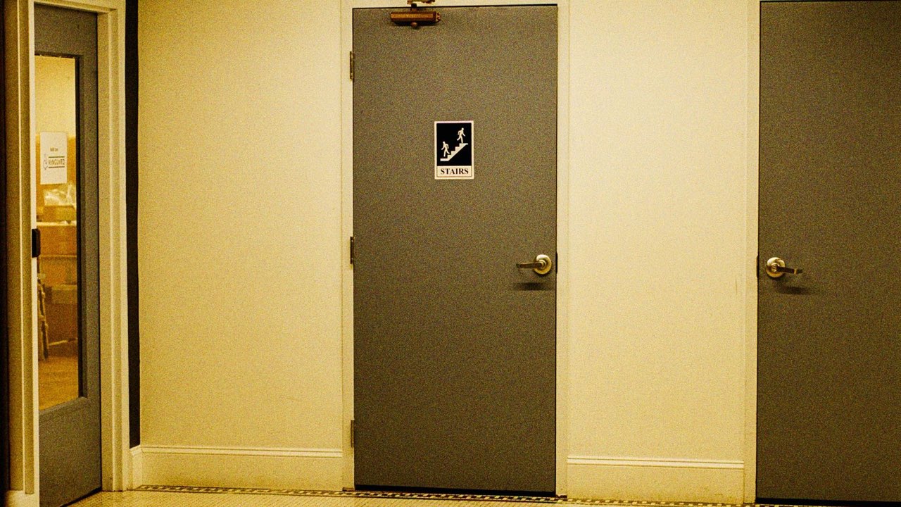 How to Read the Conditions Before You Pick a Commercial Door Closer