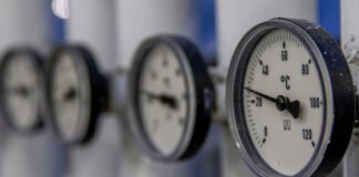 Write a Short & Precise Description of a Fixed Speed Air Compressor